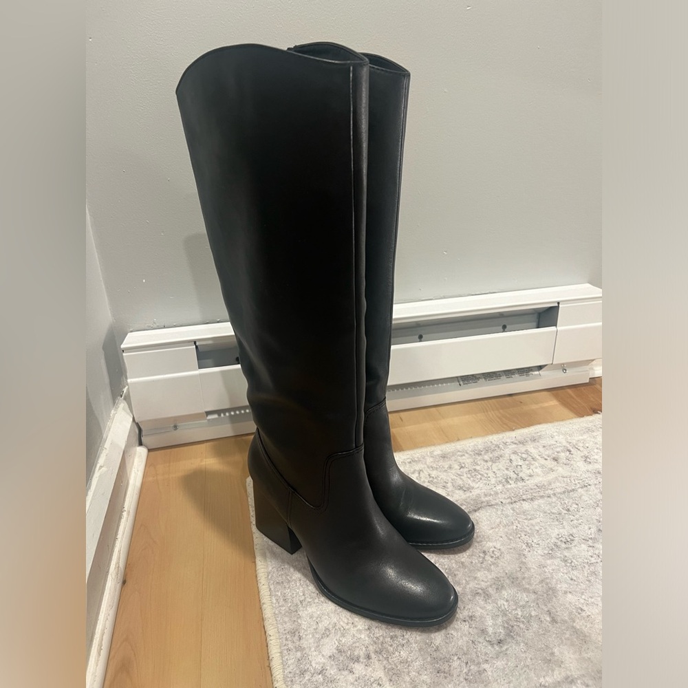 VINCE CAMUTO 9.5M Wide Calf Black Leather Boots